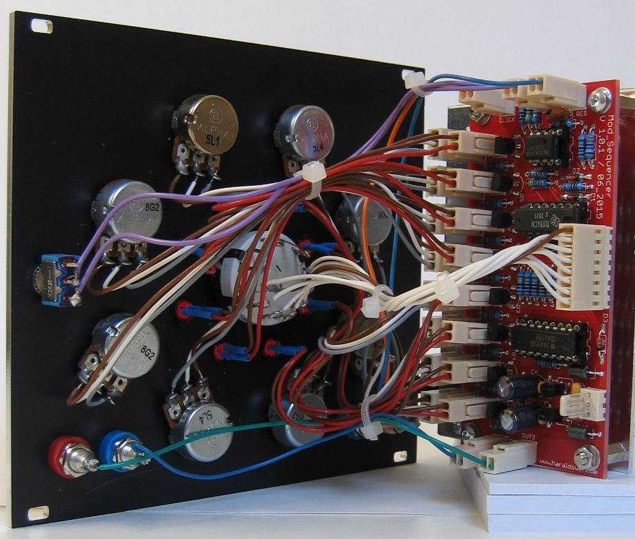 Modulation Sequencer:back view