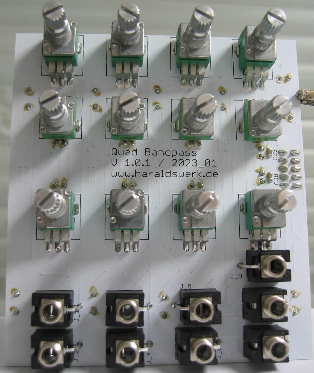 Parametric Equalizer, Resonating Filter VCF populated control PCB top