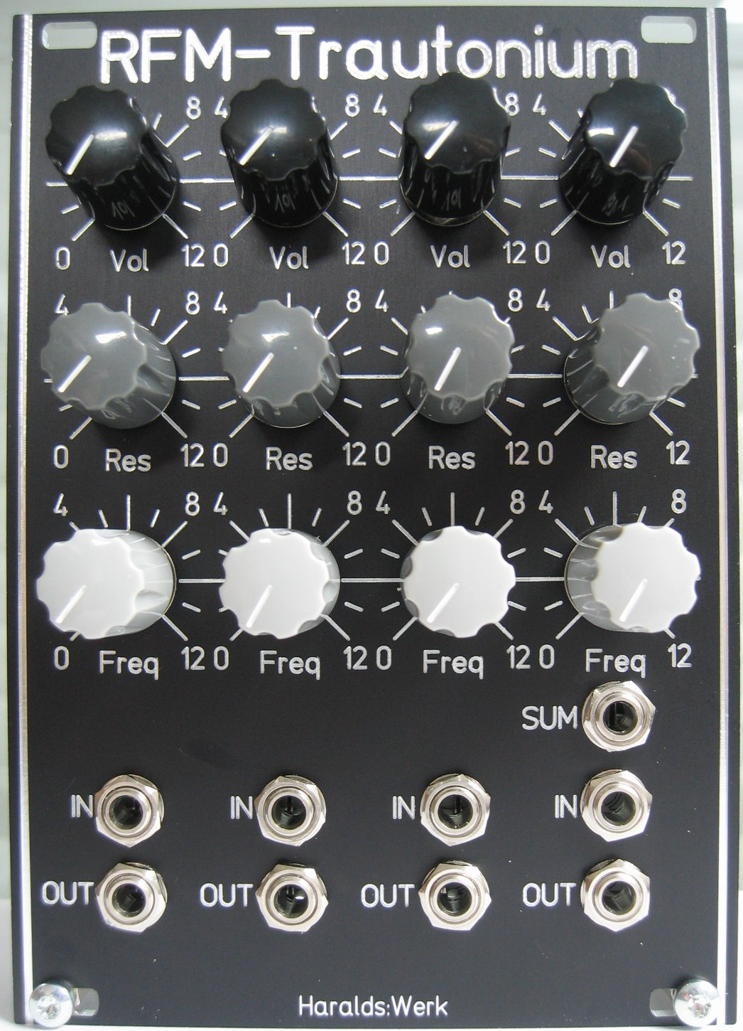 Parametric Equalizer, Resonating Filter VCF front view