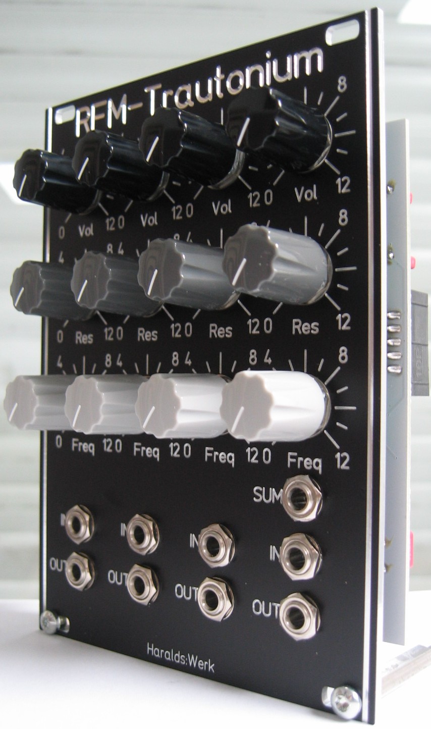 Parametric Equalizer, Resonating Filter VCF half front view