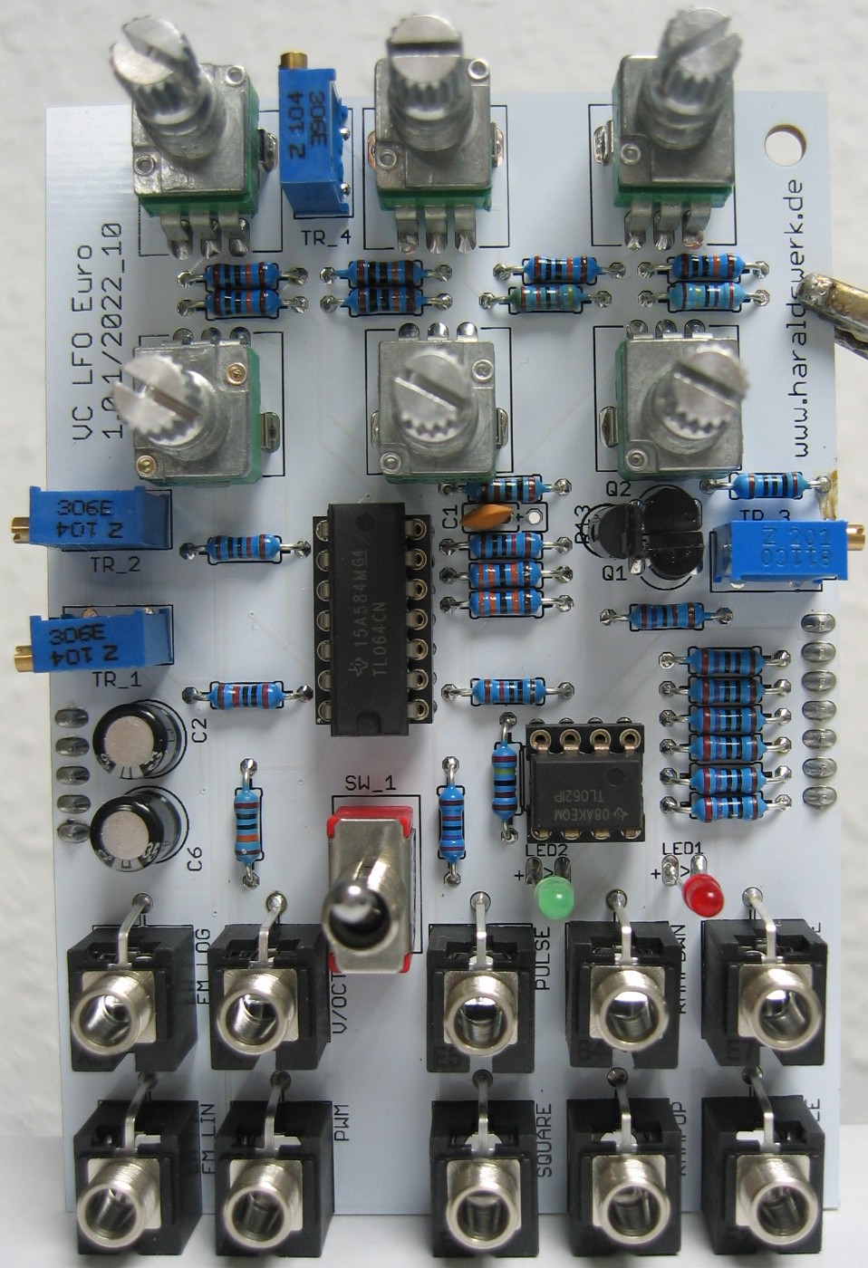 Voltage controlled LFO Euro populated control PCB