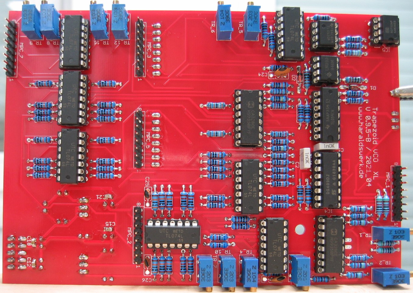 Trapezoid extended VCO populated main PCB